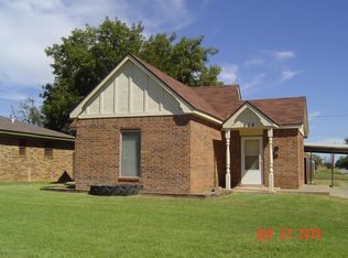 314 S Madden St, Shamrock, TX 79079