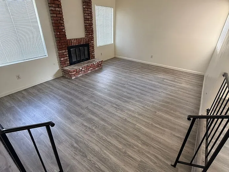 3012 Catalina Dr — Photo 6