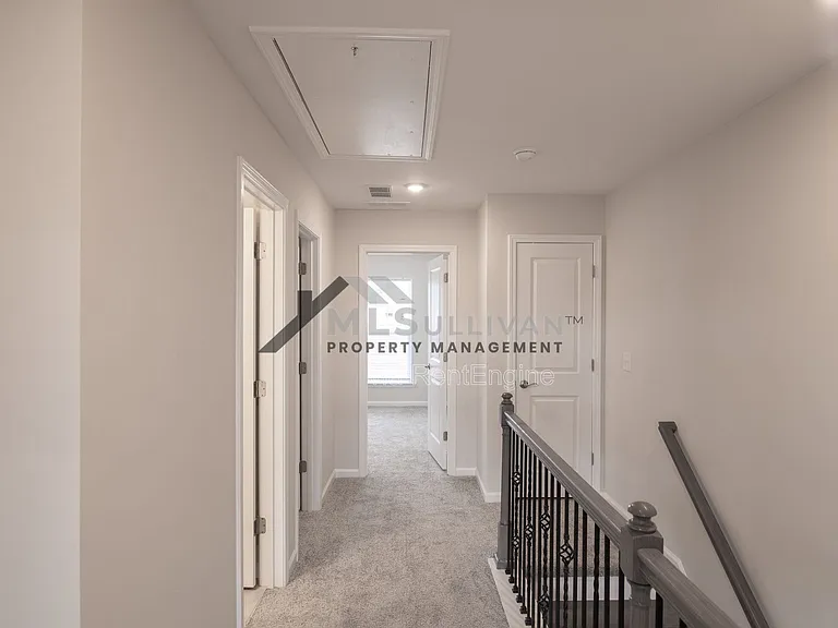 1010 Crater Lake Way — Photo 22