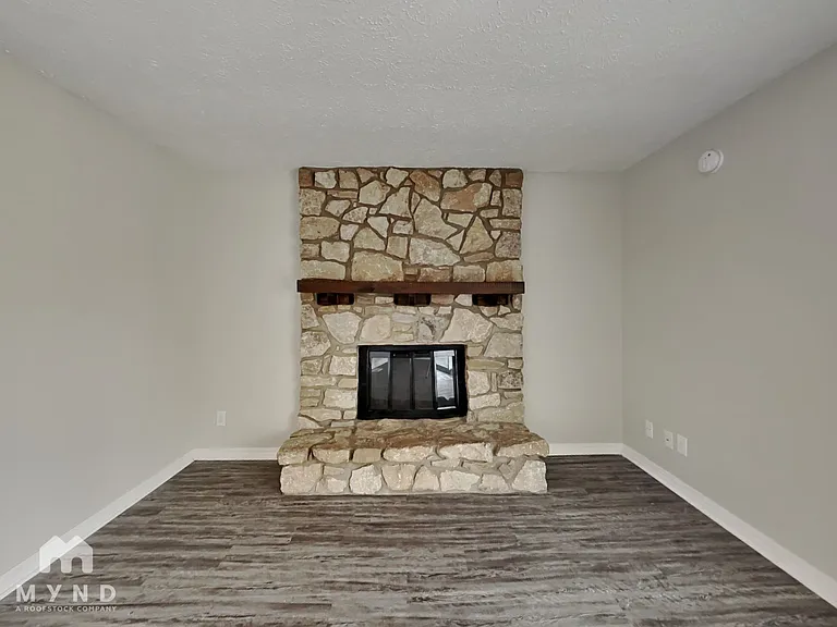 8212 Autumn Mill Ln — Photo 9