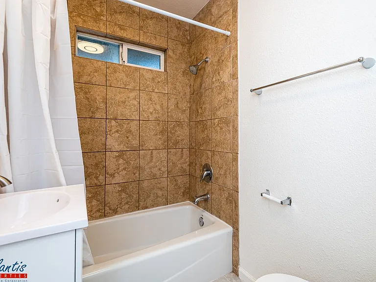 2365 Sutter Ave — Photo 6