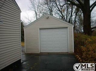 1715 Roseland Ave, Kalamazoo, MI 49001