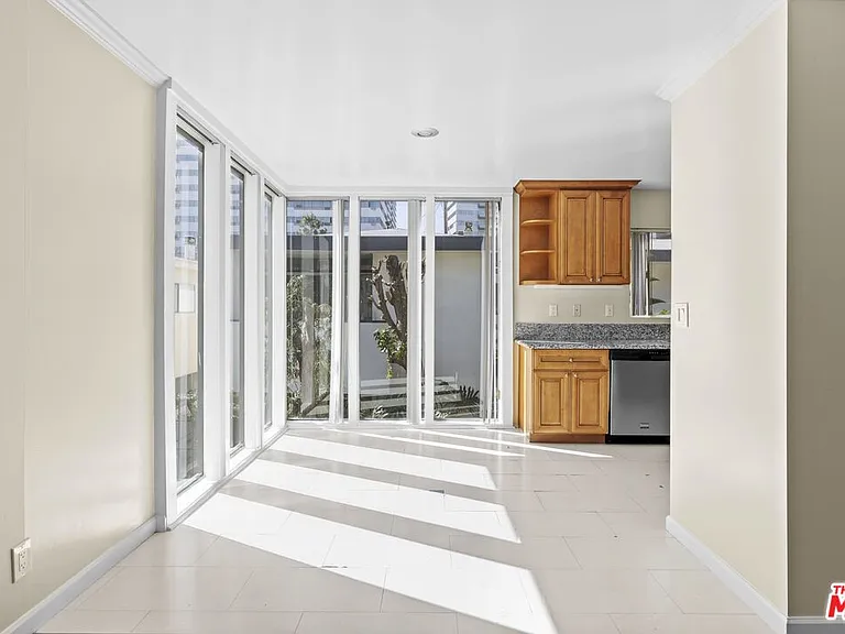 1233 Barry Ave #208 — Photo 9