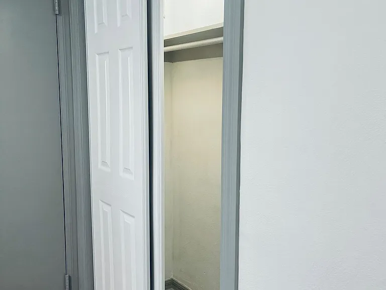 803 Burwood Ave #803 — Photo 21