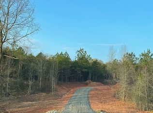 927 Peachtree Rd, Chesnee, SC 29323