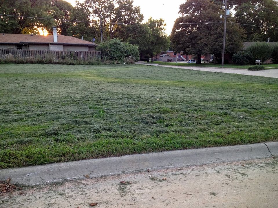 2nd image of 1202 Rainbow Ave