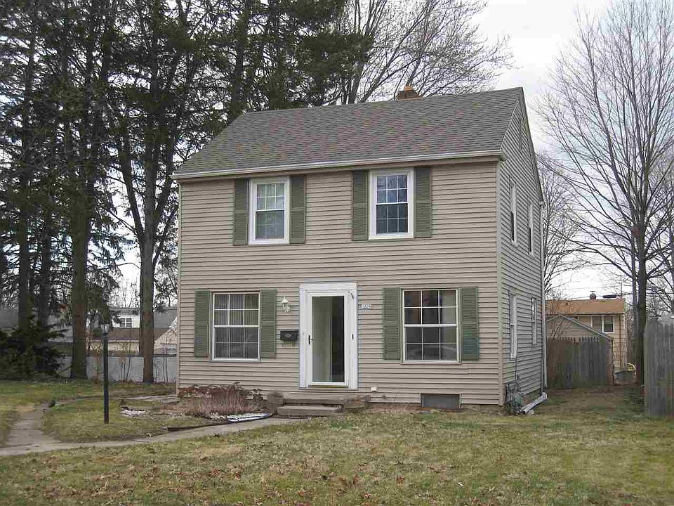 1st image of 1829 E Fox St