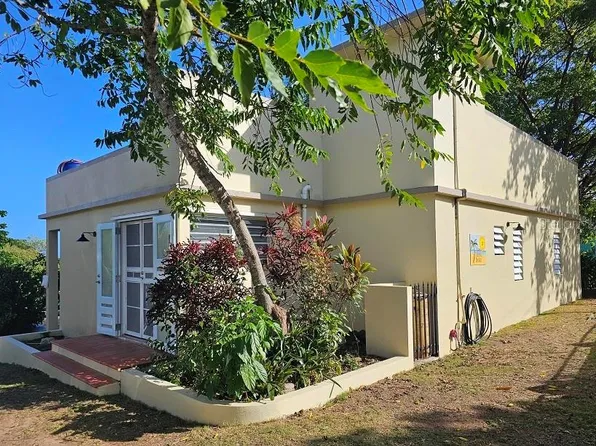 B10 Calle 10, Vieques, PR 00765