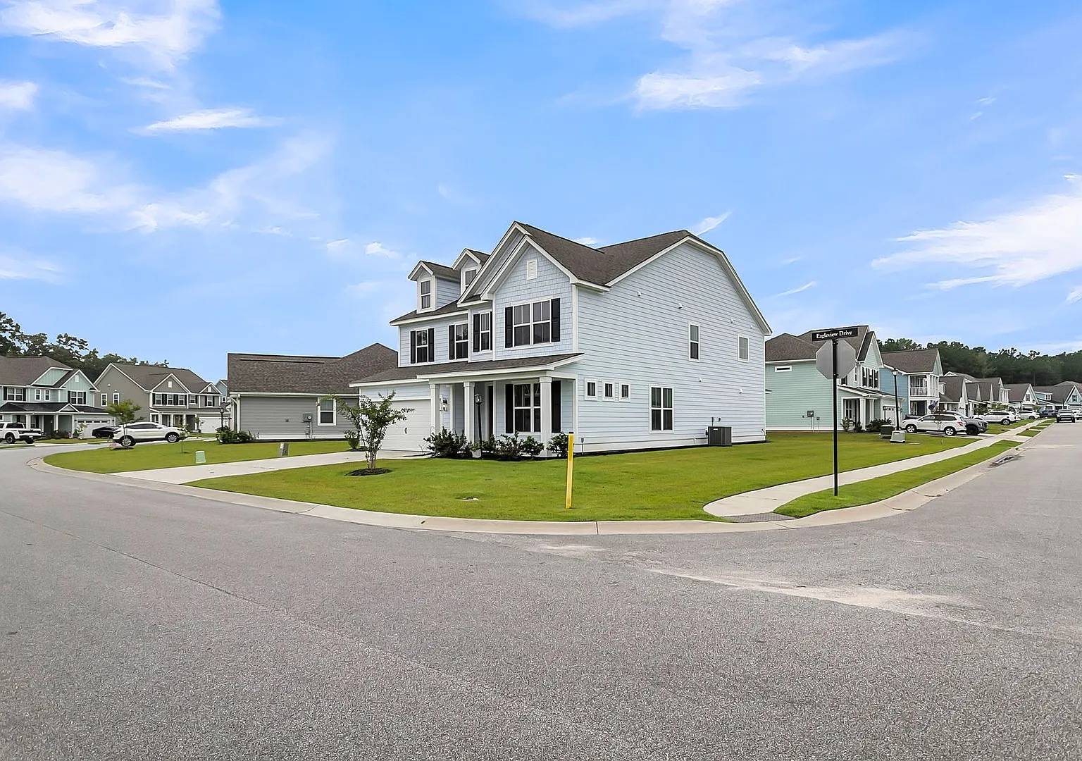 Spacious 5BR/4.5BA Home in Foxbank Plantation | Built 2023 | Gourmet Kitchen & Screened Porch — Photo 2