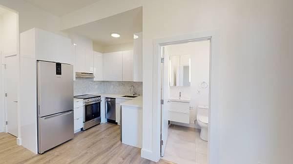 1st image of 3099 Washington St #10