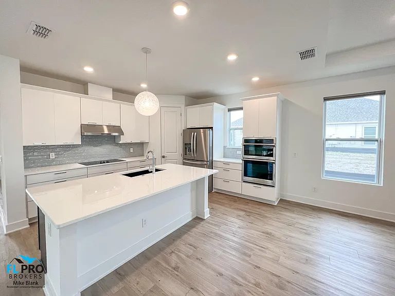 2956 Scout St — Photo 6
