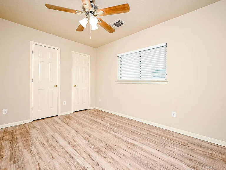18518 Shadow Line Ct — Photo 28