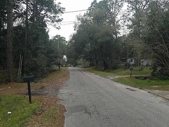 5th image of 215 Ponce De Leon