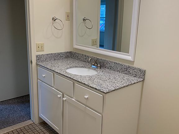 4th image of 2647 Mansfield Dr #2647