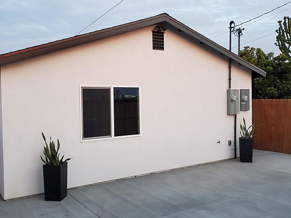 5th image of 3426 Marlborough Ave