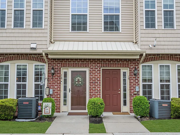 18 Jake Dr — Photo 2