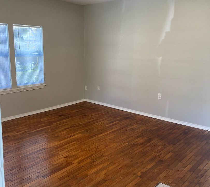 1st image of 714 N Leverett Ave