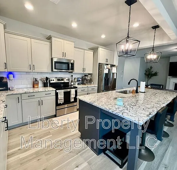 144 Kensington Dr — Photo 11