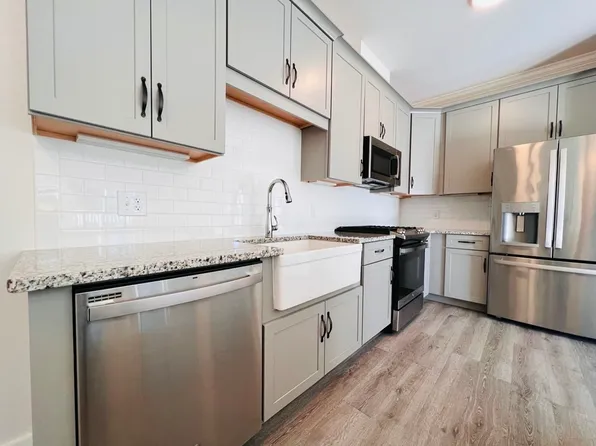 57 Long Point Rd #107, Lakeville, MA 02347