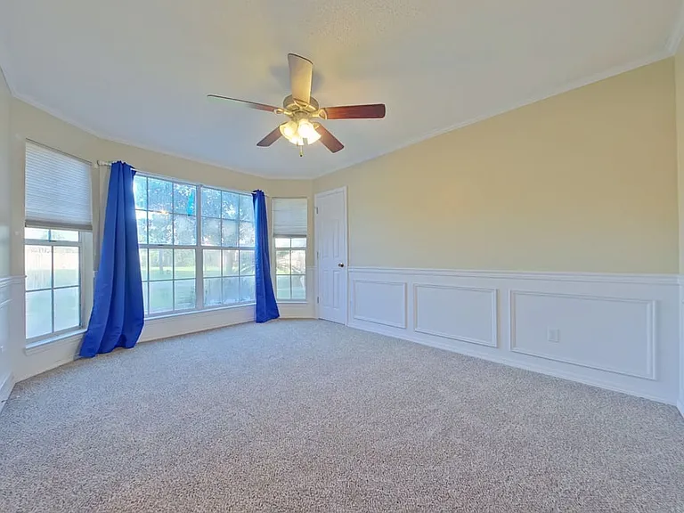 24 Neptune Dr — Photo 15