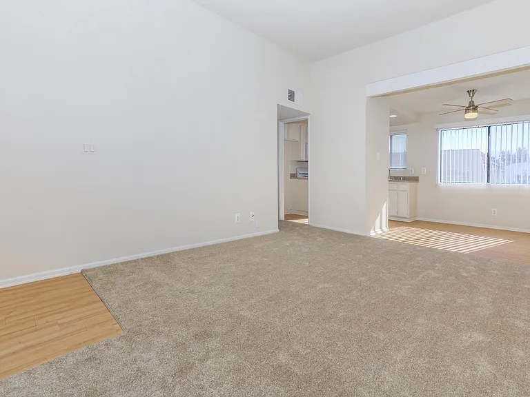 2 Bed 2 Bath Upstairs