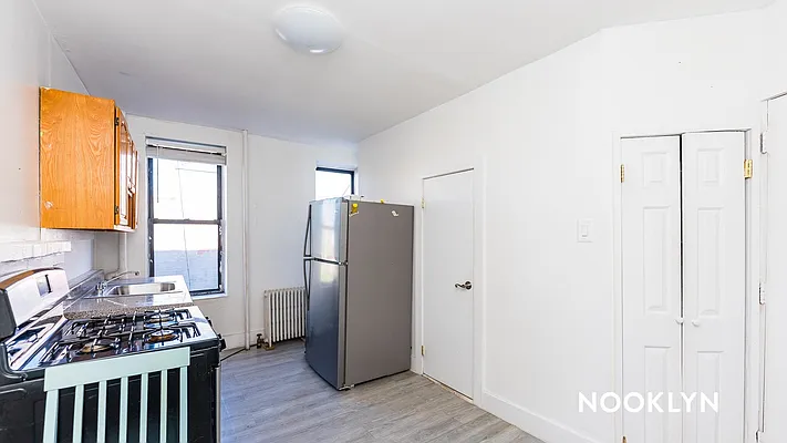 Rented by Nooklyn NYC LLC | media 42