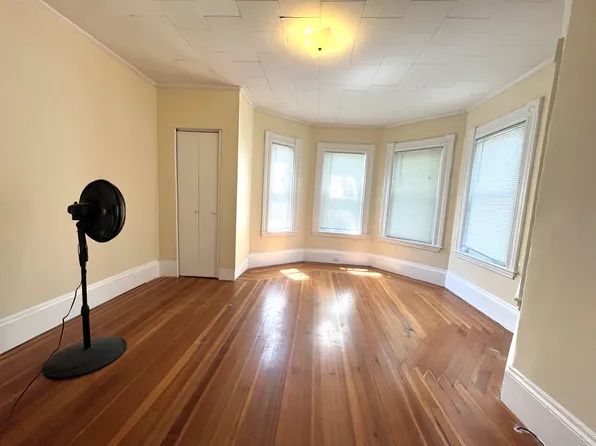 55 Litchfield St #13, Brighton, MA 02135