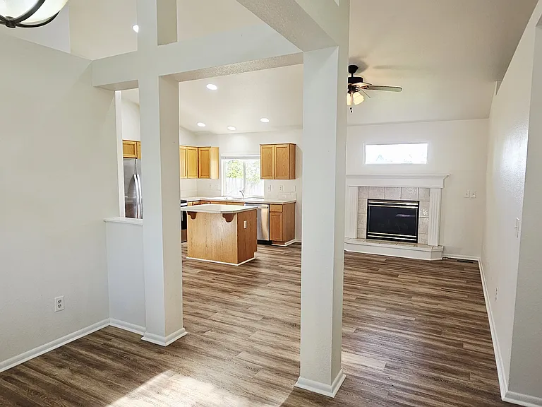649 N Celeste Ave — Photo 4