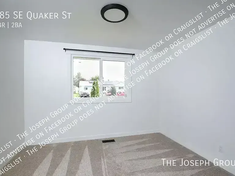 285 SE Quaker St — Photo 16