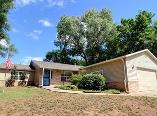 1218 N Wild Turkey Dr, Derby, KS 67037