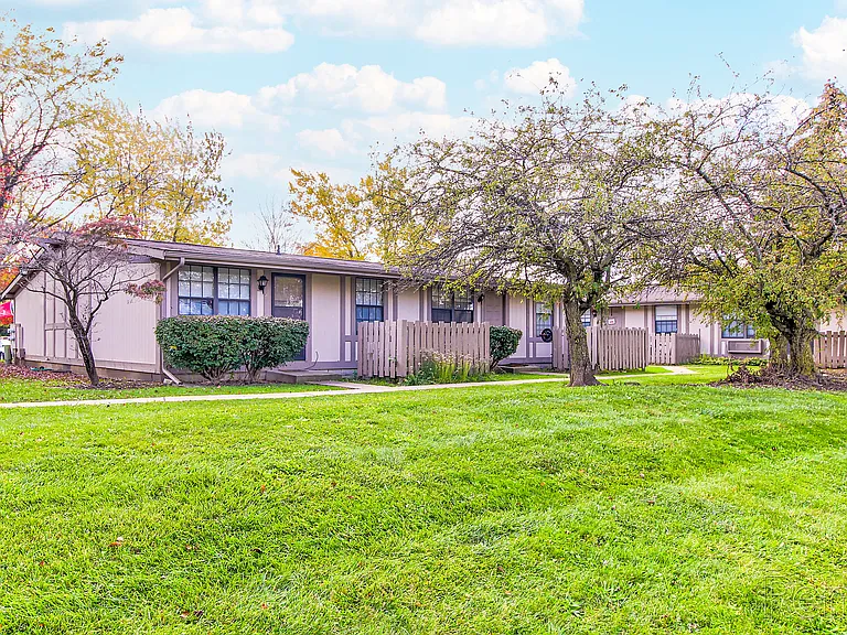 Ivywood Apartments — Photo 12