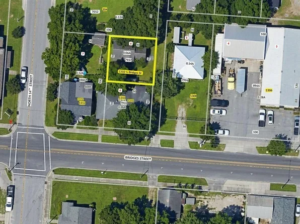 1310 1/2 Bridges Street, Morehead City, NC 28557