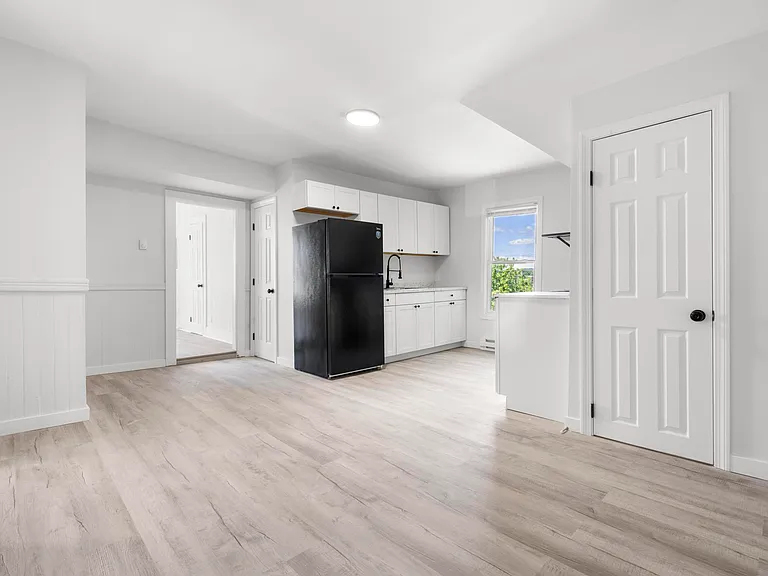 146 Hobart St #3 — Photo 25