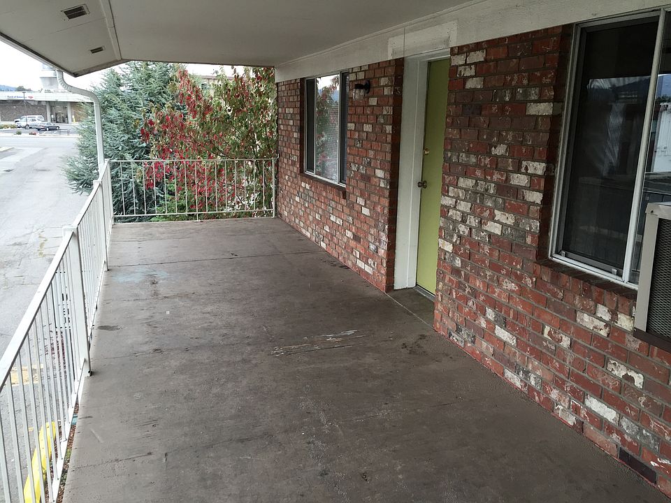 2nd image of 12807 E Sprague Ave APT 1