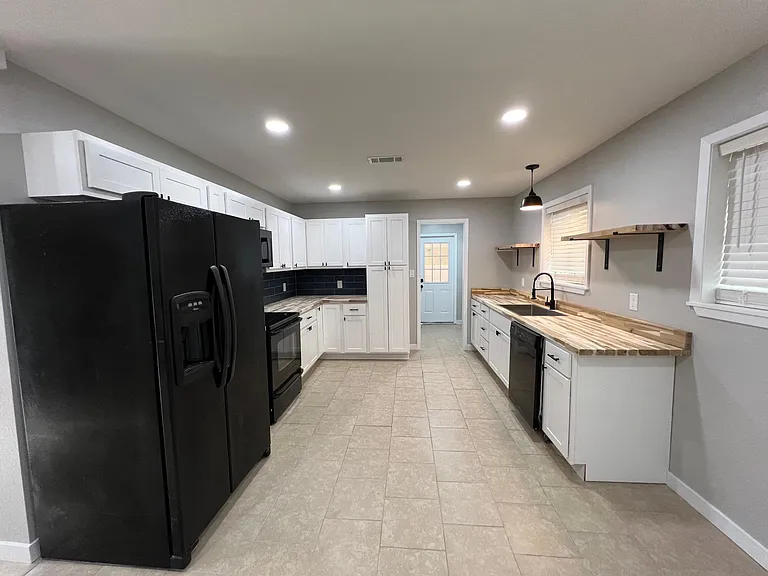 117 Rosine St — Photo 2