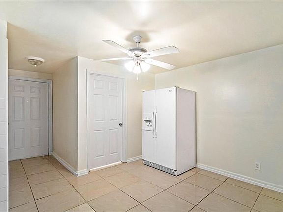 4th image of 3802 Melaleuca Ln #C
