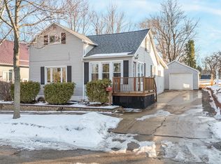 624 E Quincy St, New London, WI 54961