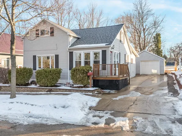 624 E Quincy St, New London, WI 54961