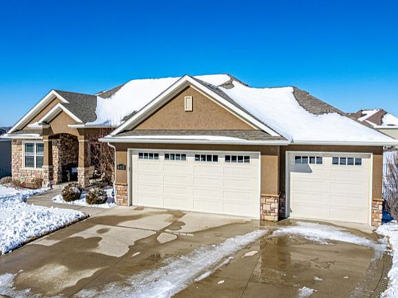 3rd image of 6413 Shallow River Dr