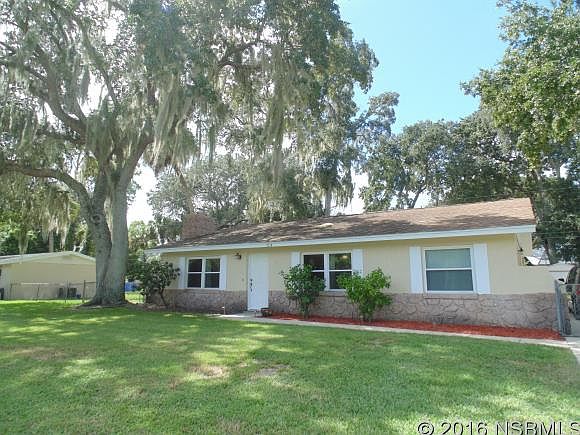 1st image of 1914 Queen Palm Dr
