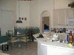 Kitchen/ eating area