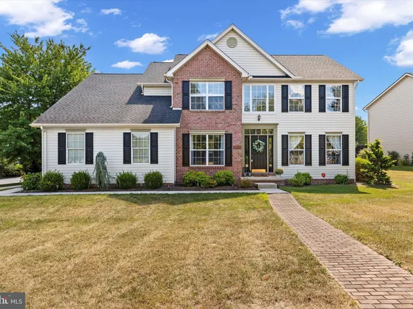 2054 Aslan Dr, York, PA 17404