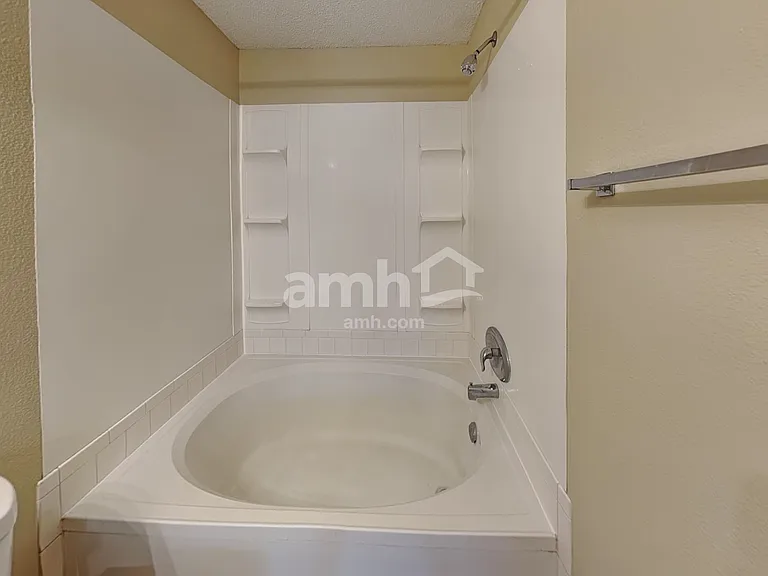 1917 Blue Pine Ln — Photo 13