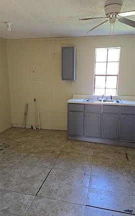 5th image of 1229 Seal St
