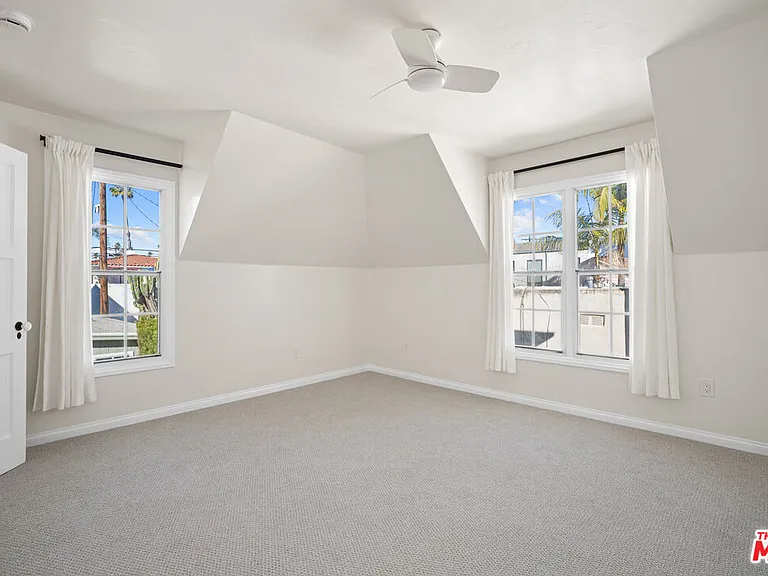 819 Crestmoore Pl — Photo 27