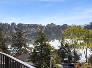 1075 Tillicum Rd #505, Esquimalt, BC V9A 2A4