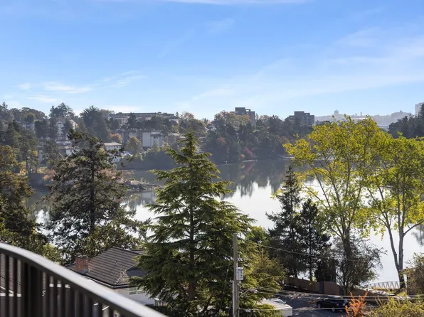 1075 Tillicum Rd #505, Esquimalt, BC V9A 2A4