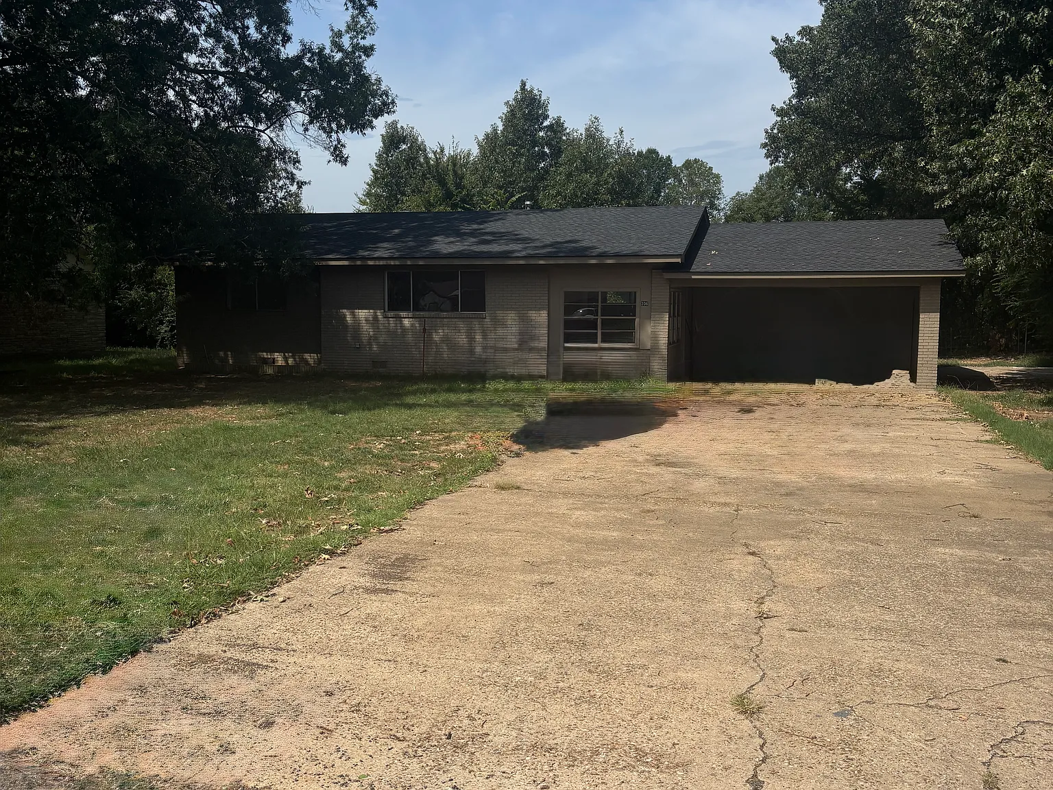 3 bed, 1292 sqft, $1,300 — Photo 1