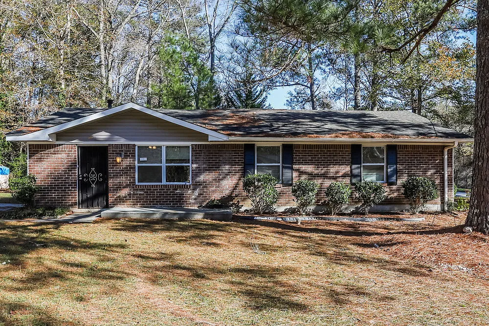 4 bed, 2.0 bath, 1530 sqft, $2,065 — Photo 1