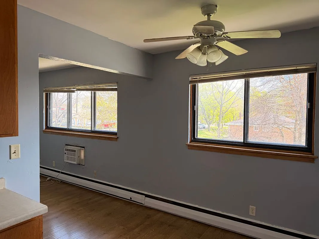 Studio, 1.0 bath, 172 sqft, $1,100 — Photo 2